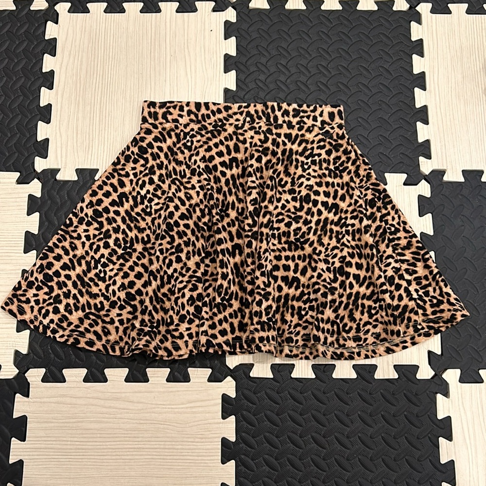 Victoria’s Secret PINK cheetah print skater skirt SZ SP